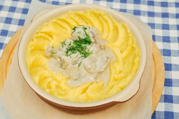 Бефстроганов из говядины с картофелем