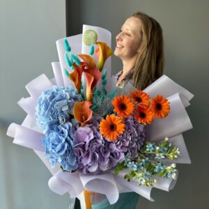 Сборный букет гортензии и каллы