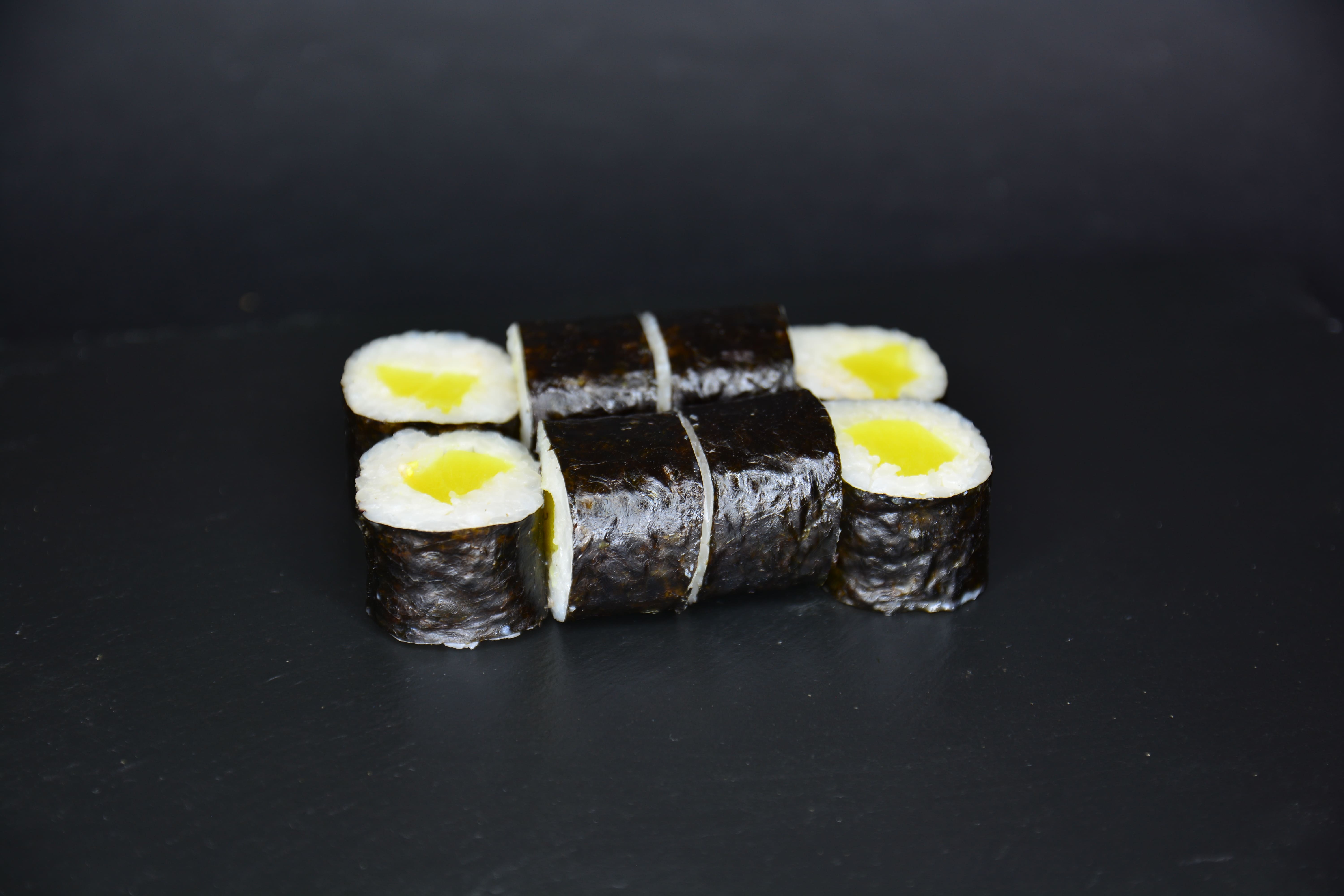 Маки ролл Такуан