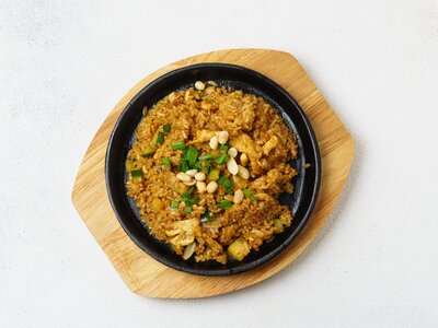 Жареный рис с овощами