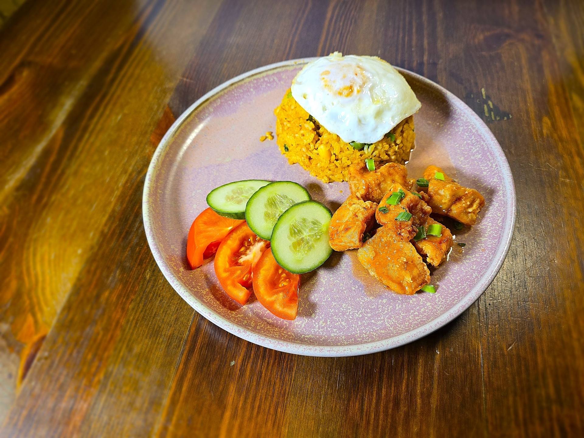 Жареный рис с курицей