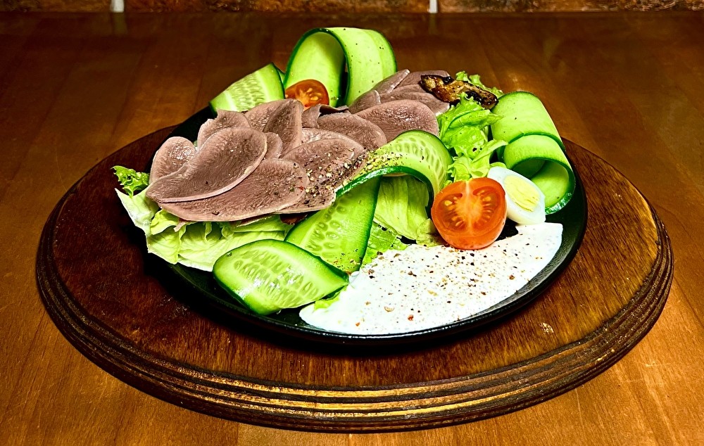Салат с языком