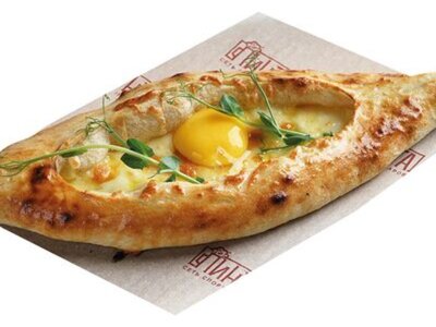 Лодочка с яйцом и сулугуни