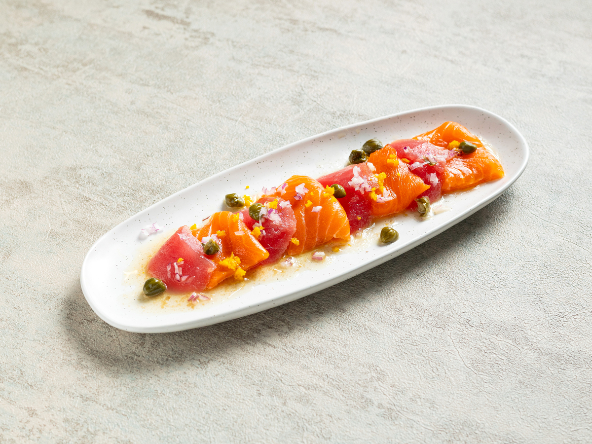 Карпаччо с лососем и тунцом