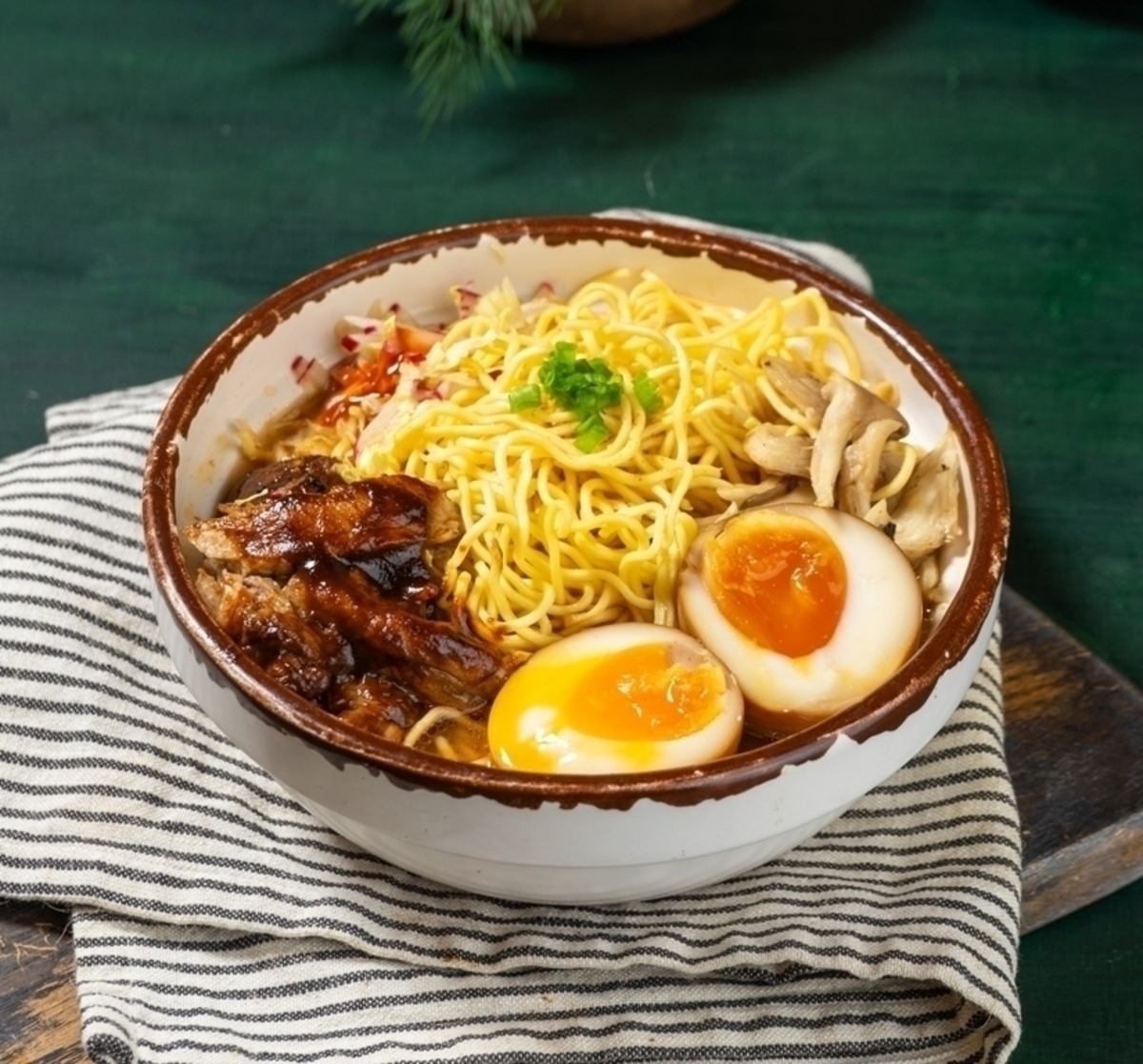 Рамен с мясом свиных ребрышек