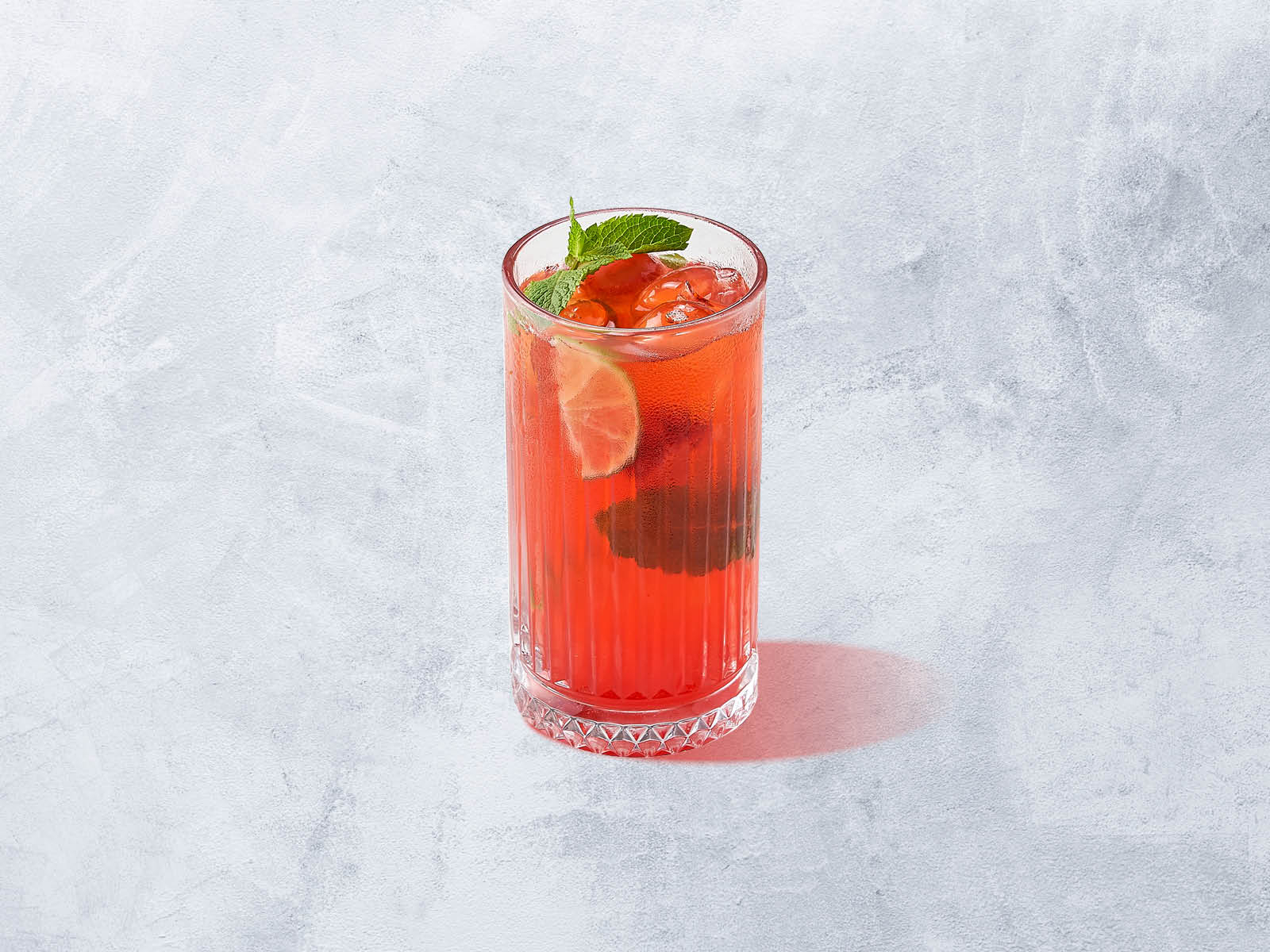 Клубничный мохито 400 мл.