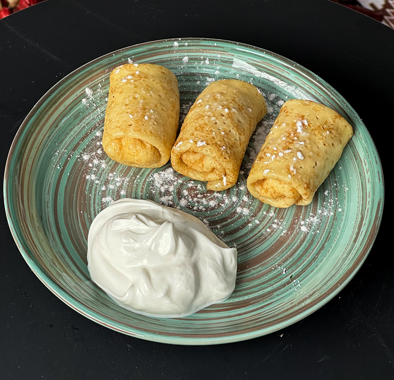 Блины с творогом + сметана