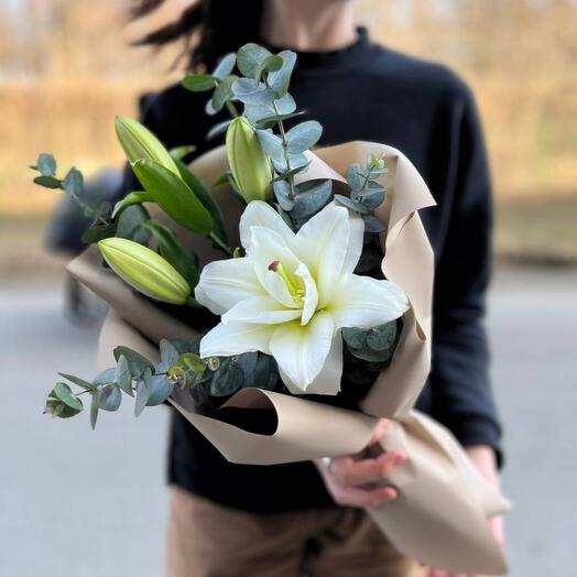 Букет комплимент из лилии
