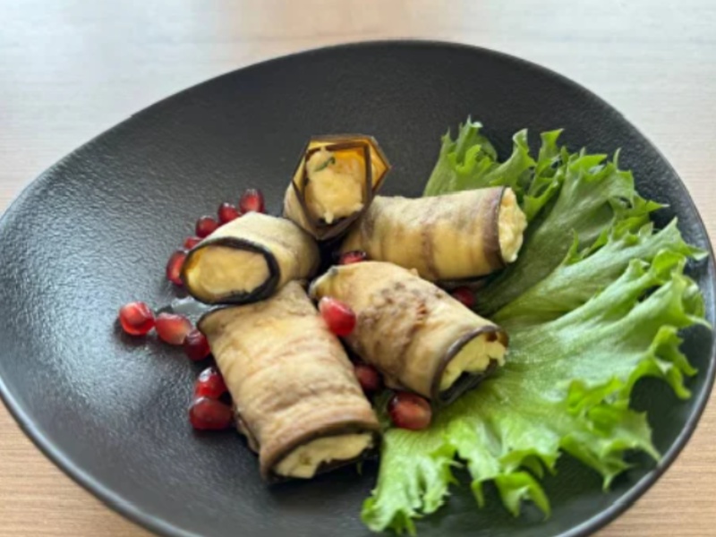 Рулетики из баклажанов