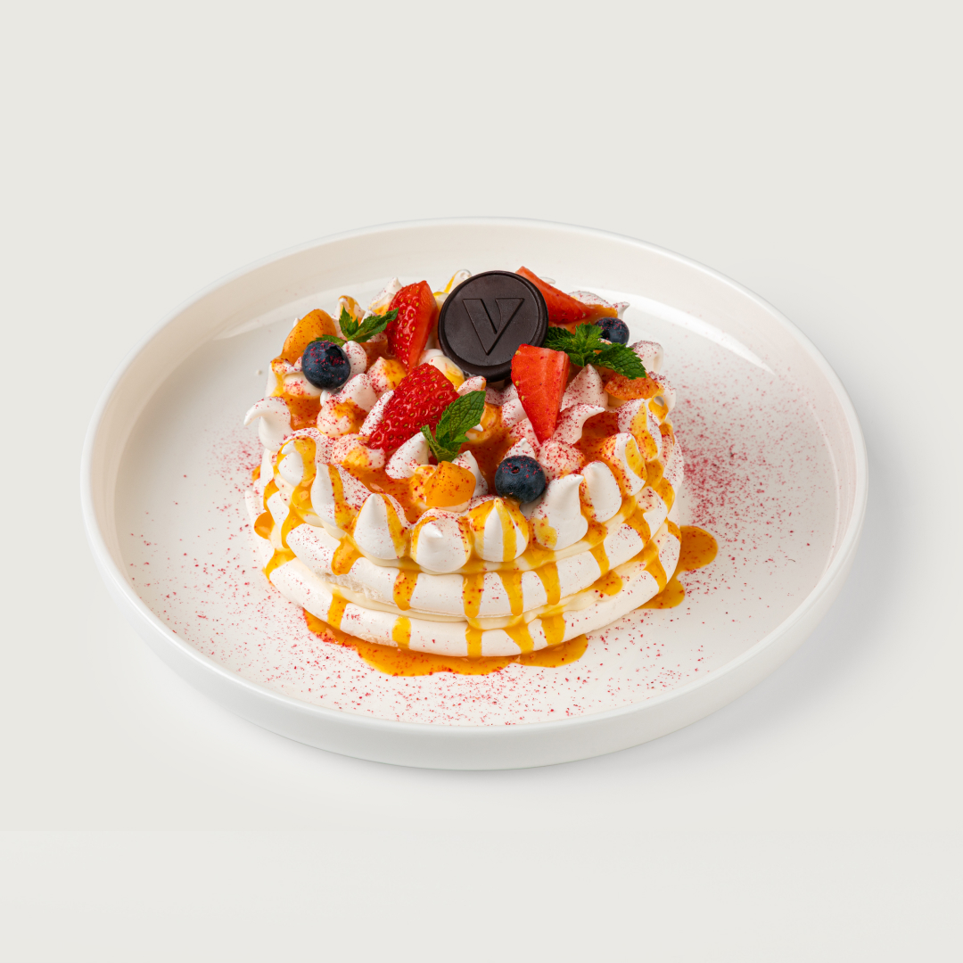 Павлова с ягодами