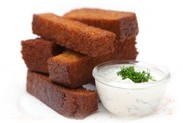 Сухарики с чесночным соусом