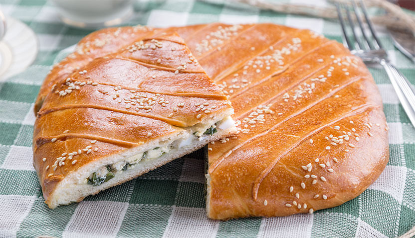 Пирог с зеленым луком и яйцом 1 кг