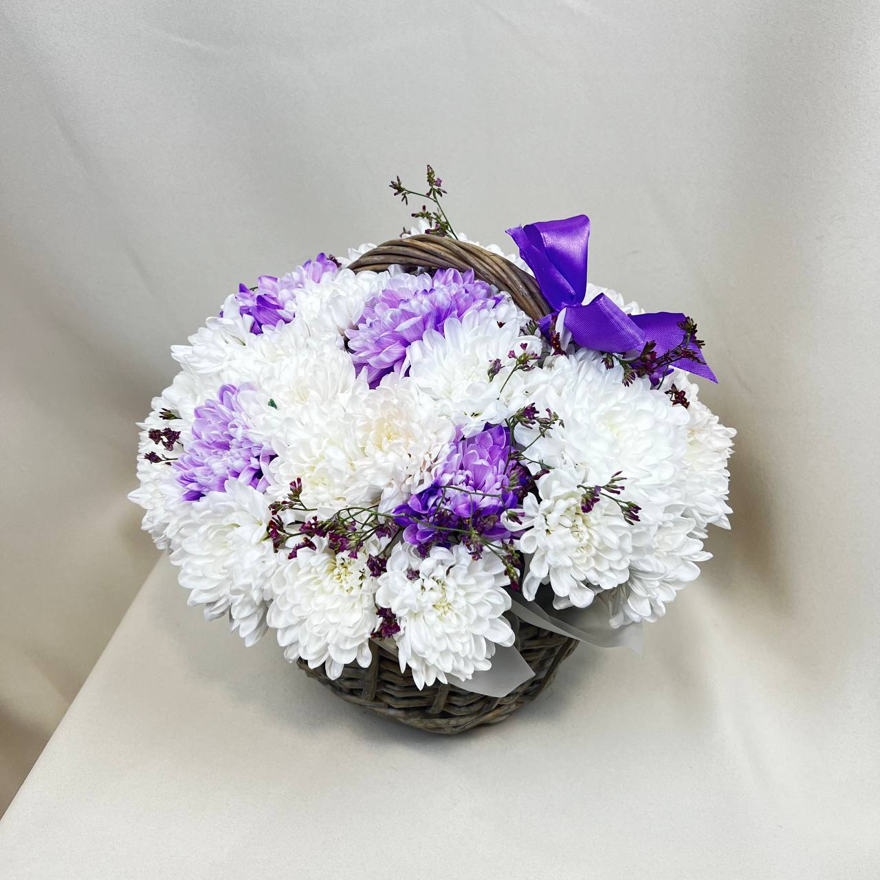 Корзинка с хризантемой