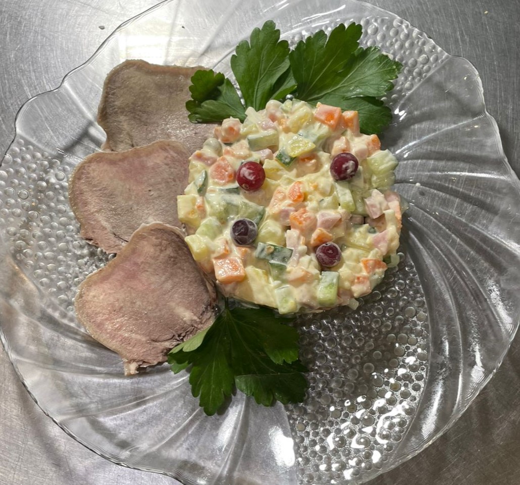 Оливье с языком