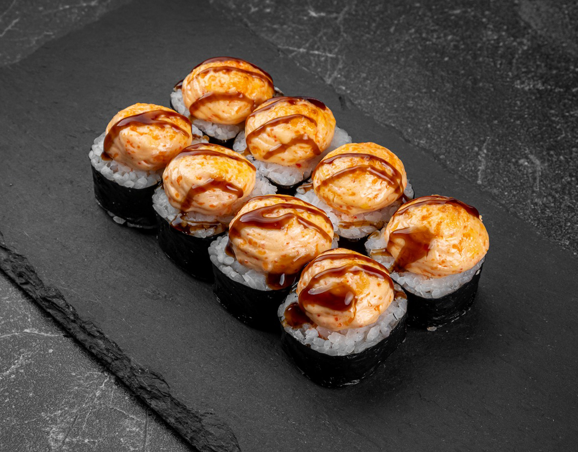 Запеченный ролл с курой и сыром