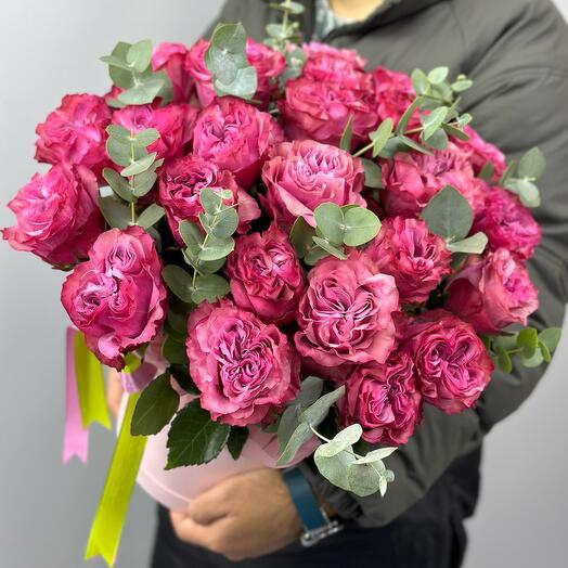 Пионовидная эквадорская роза «Кантри Блюз»