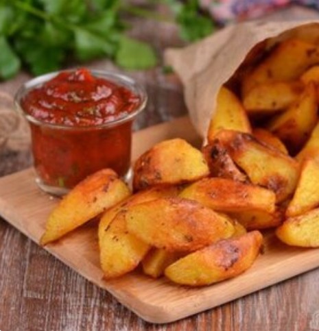 Картошка по-деревенски и соус