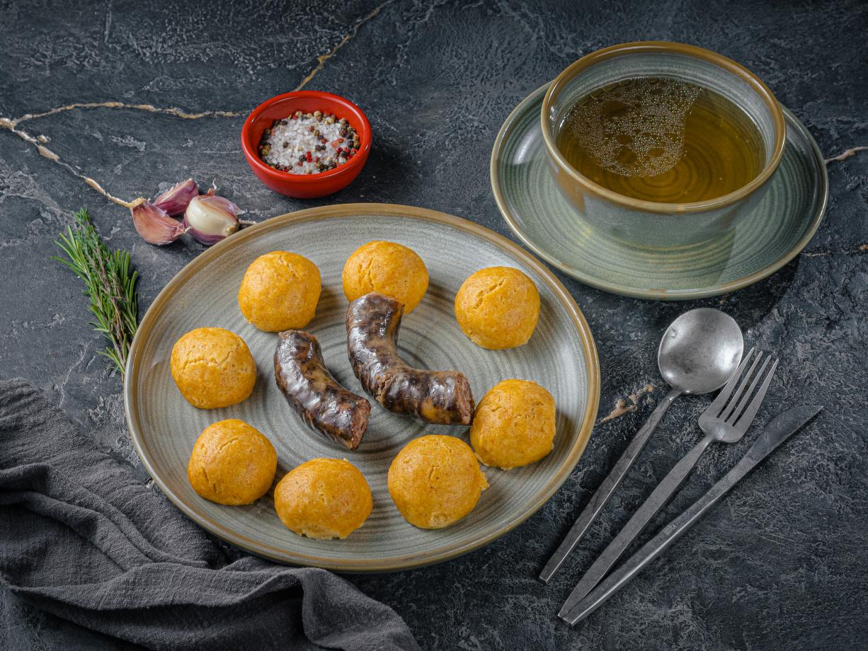 Халпама зеленью сушеной колбасой