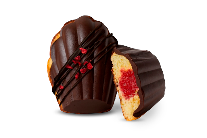 Мадлен с клубникой и темным шоколадом 1 шт