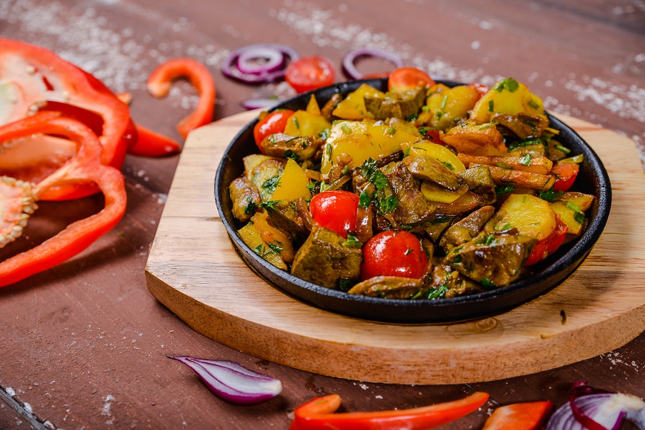 Сковородка мяса с картофелем