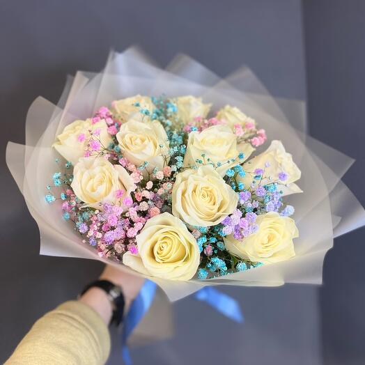 Букет из роз и гипсофилы