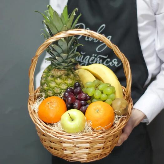 Корзина с фруктами 🍍