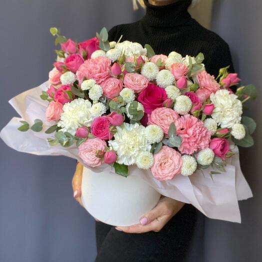 HIT Цветы в коробке нежный микс