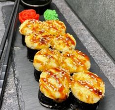 Запеченный ролл с курицей 