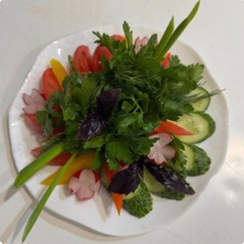Ассорти из свежих овощей