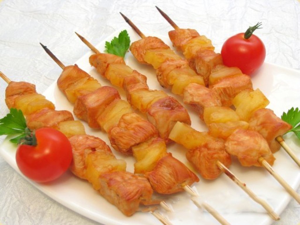Шашлычок куриный с ананасом