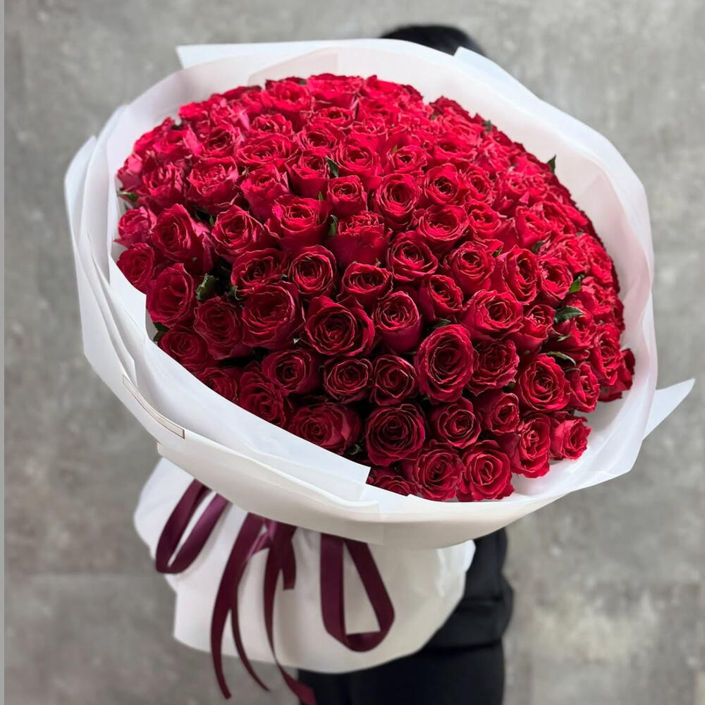 101 Роза красная стильно пышно