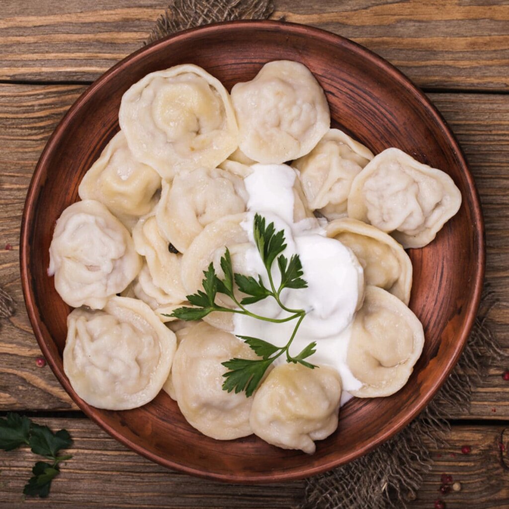 Пельмешки отварные со сметаной