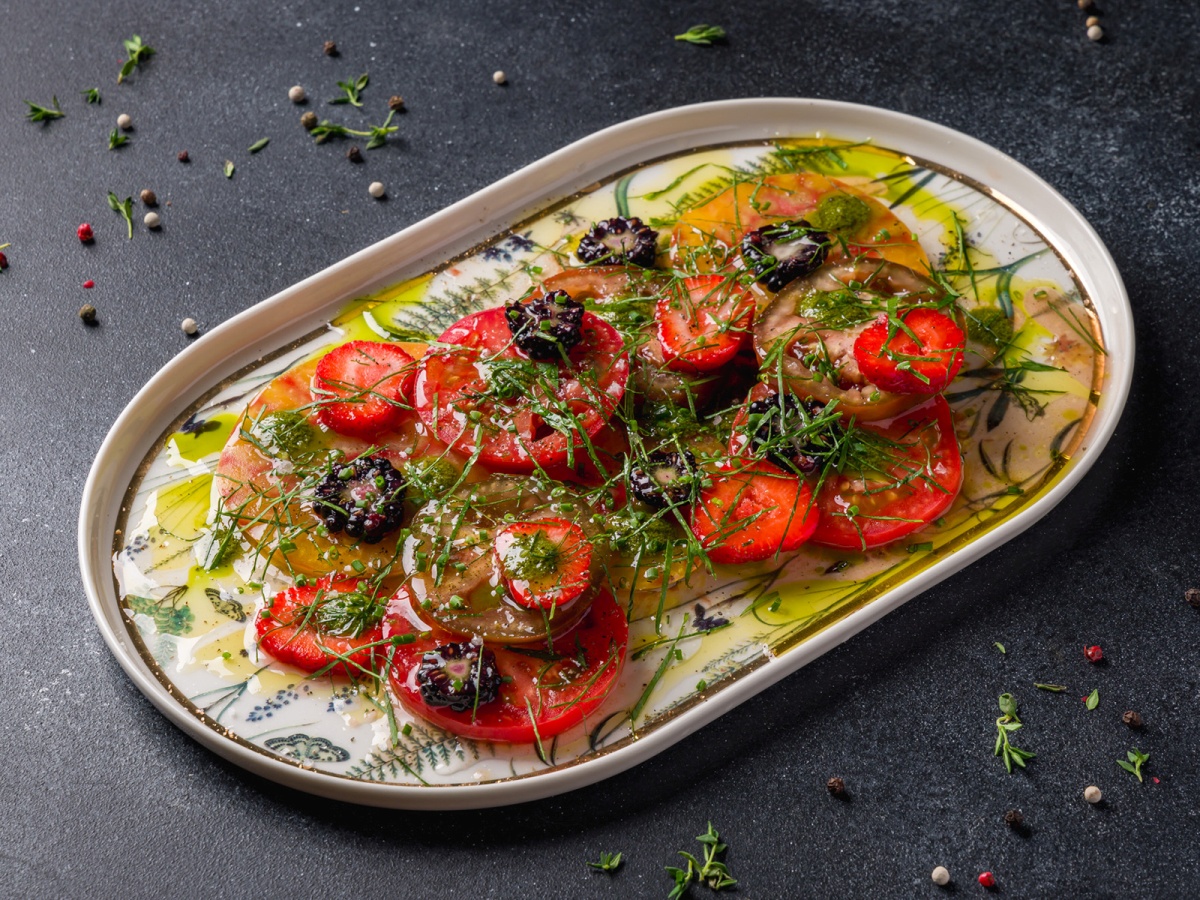 Карпаччо из сезонных томатов