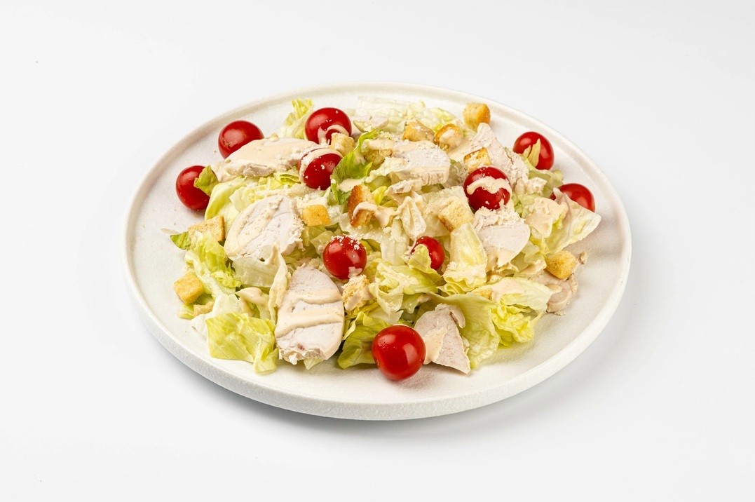 Салат Цезарь с курицей