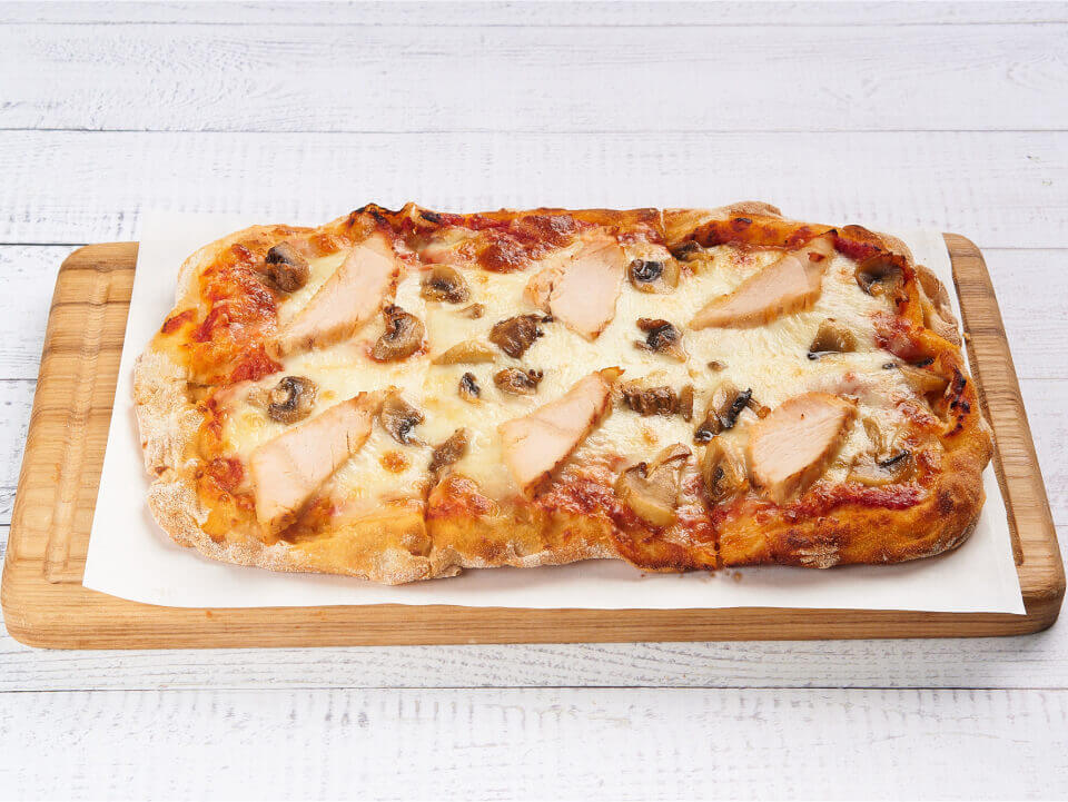 Пицца с индейкой и грибами