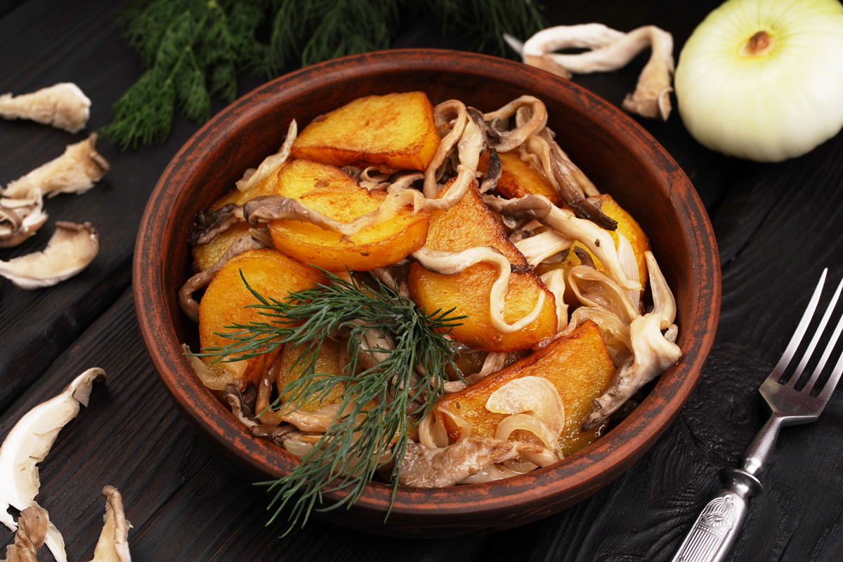 Картошка с грибами по-домашнему