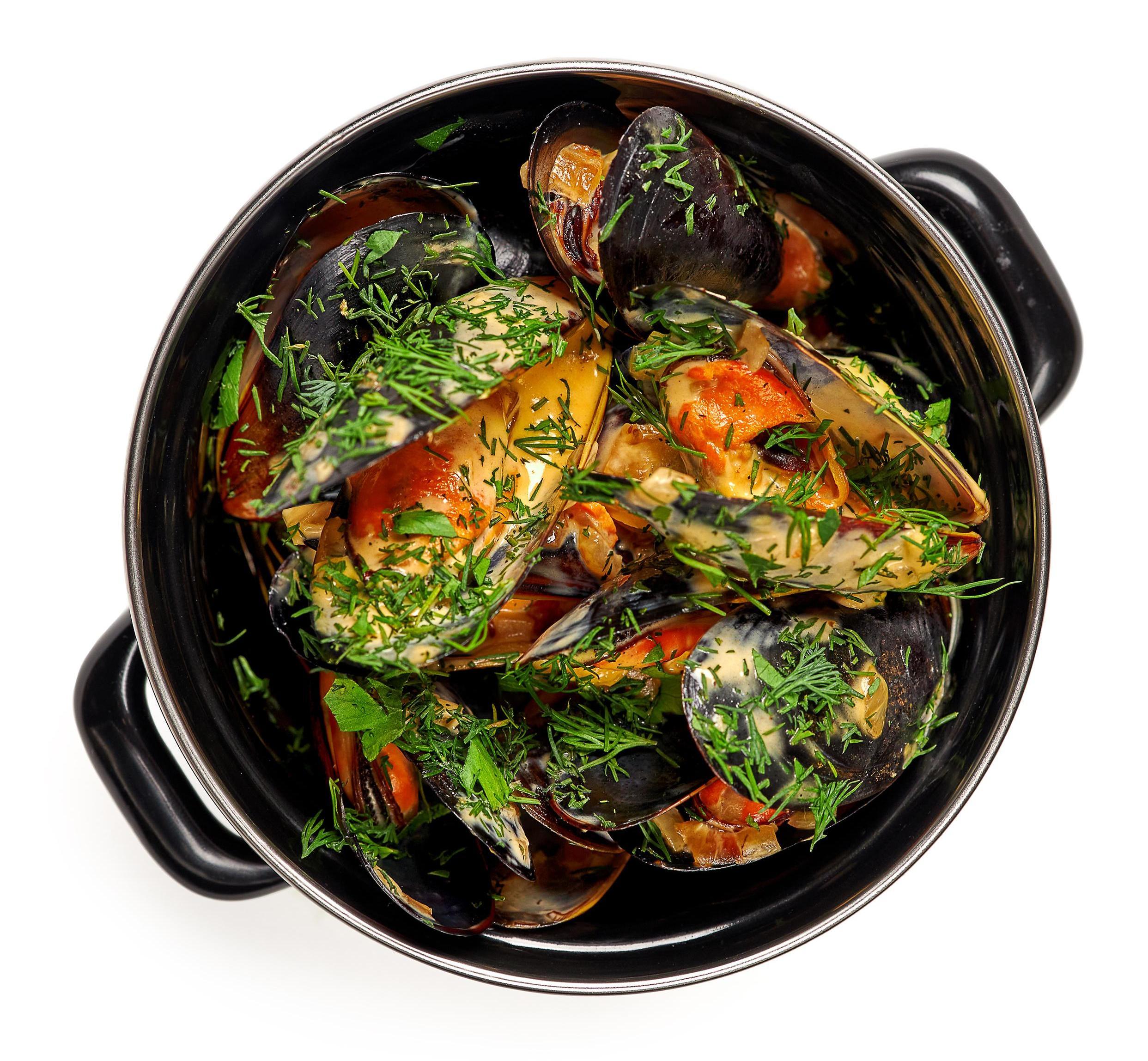 Мидии в створках в сливочно-сырном соусе