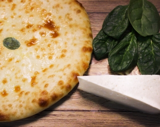 Осетинский пирог с сыром и листьями шпината 800г