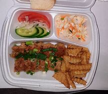 Люля кебаб на тарелке куриный
