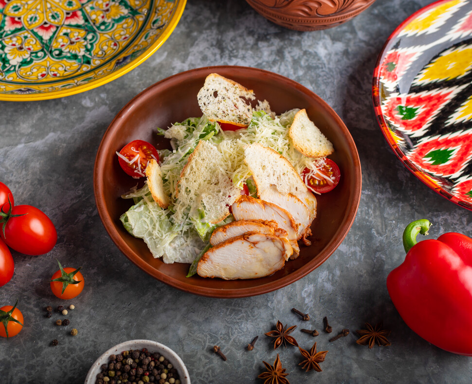 Салат Цезарь с курицей