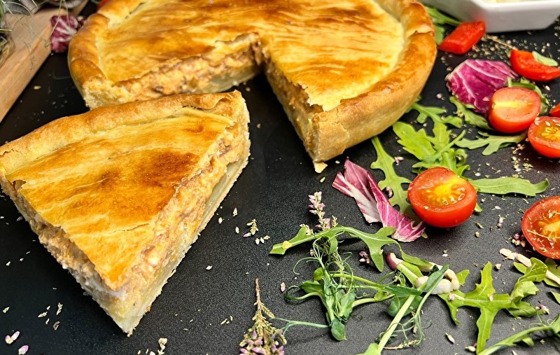 Картоф запек с мясом пирог