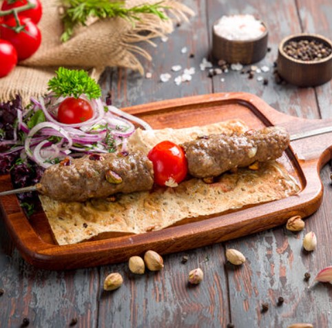Шашлык из телятины с фисташками