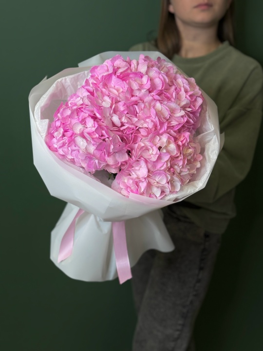 Монобукет из розовых гортензий 3 штуки