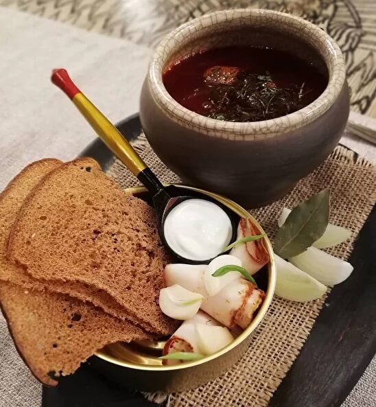 Борщ с говяжьими щечками