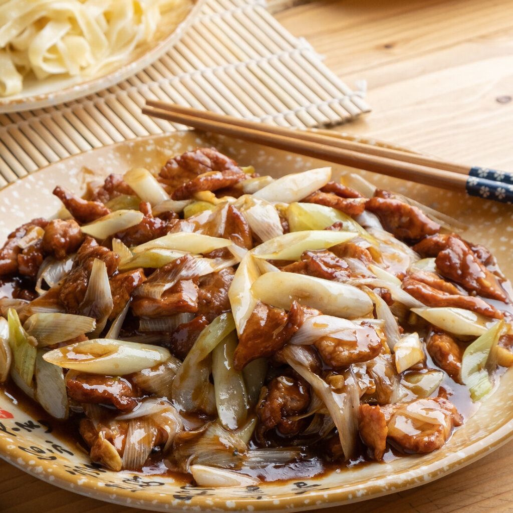 Жареная свинина с Луком