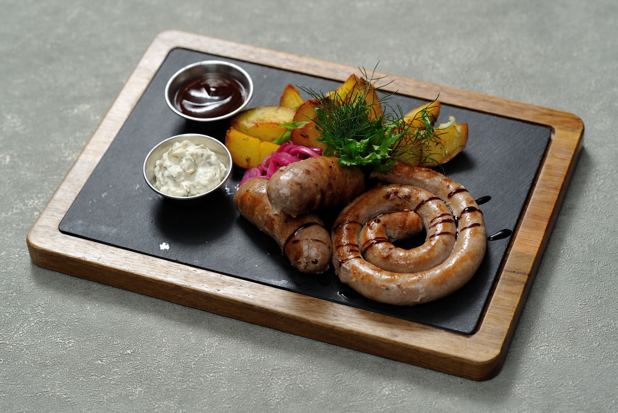 Ассорти колбасок на гриле