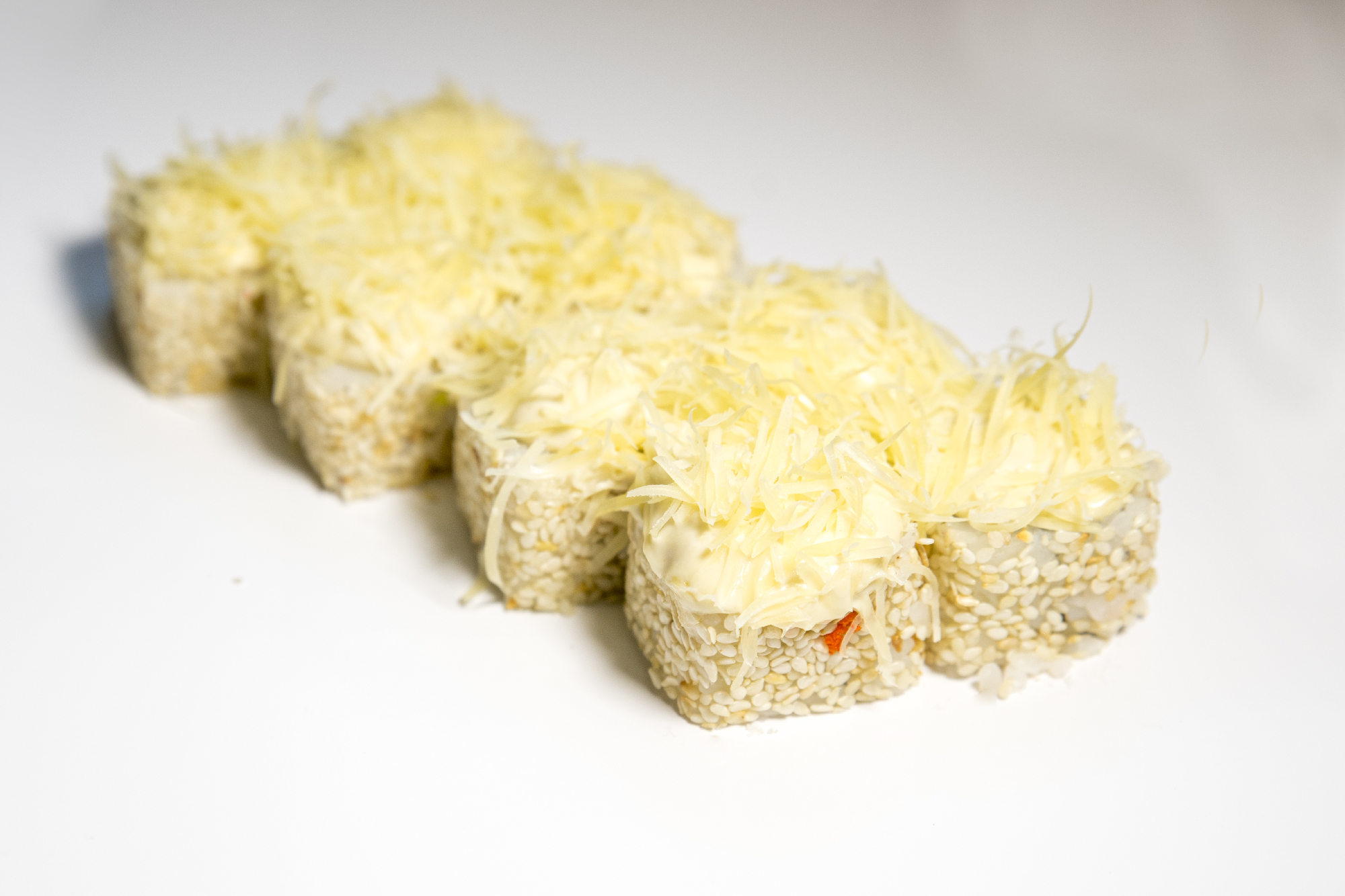 Холодные роллы Рафаэло с лососем