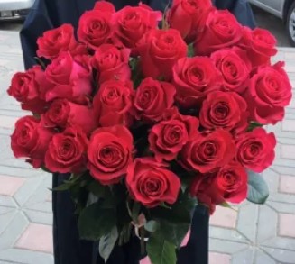 Букет из красных роз 25 шт