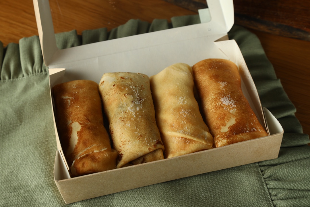 Блинчики с мясом в соусе болоньезе