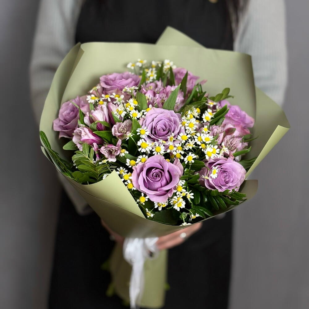 Букет с розой и танацетумом